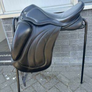 Award Monoblad Dressuurzadel | 17.5 inch