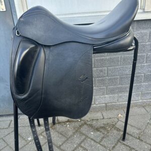 Empire Avanti Dressuurzadel | 18.5 inch