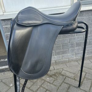 Empire Omani Dressuurzadel | 18 inch