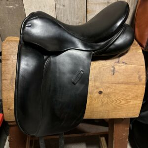 Euroriding Diamant Dressuurzadel | 17 inch