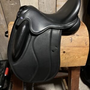 KM Expression Dressuurzadel | 17.5 inch