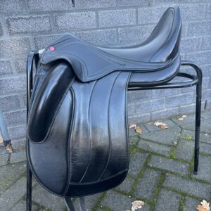Edix Ishya Dressuurzadel | 18 inch