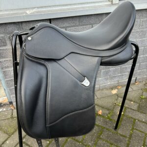 Bates Wide Dressuurzadel + | 18 inch