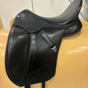 Bates Isabell Werth Dressuurzadel | 17.5 inch