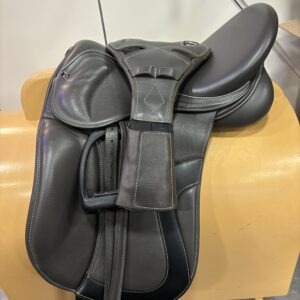 Kingsley D1 dressuurzadel | 17.5 inch