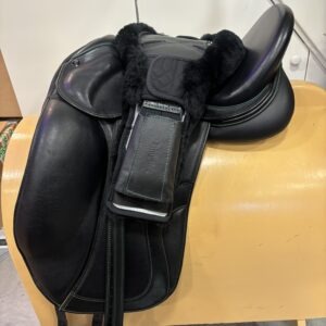 Kingsley D4 dressuurzadel | 18 inch