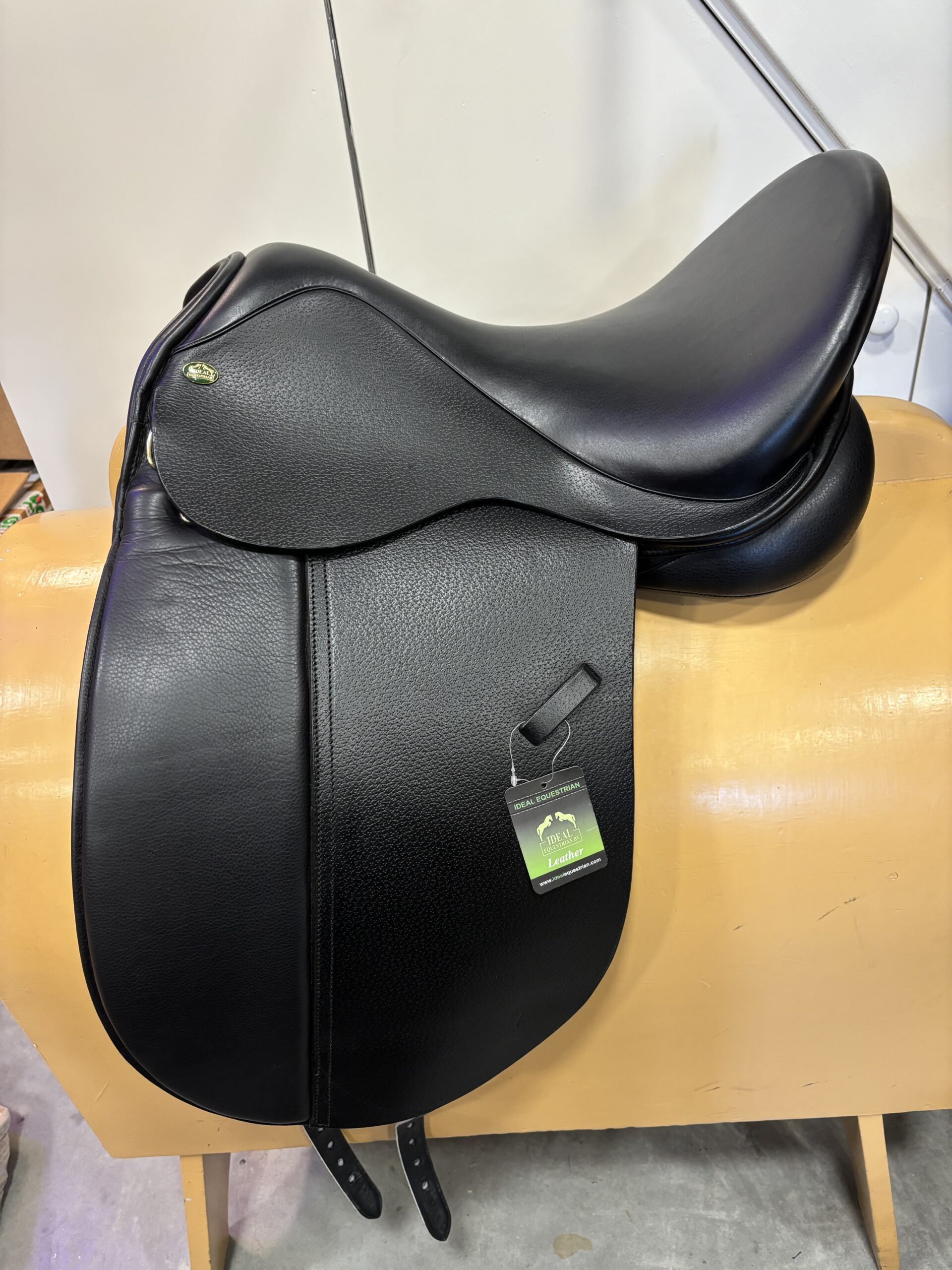 Ideal Gregor Dressuurzadel | 17.5 inch