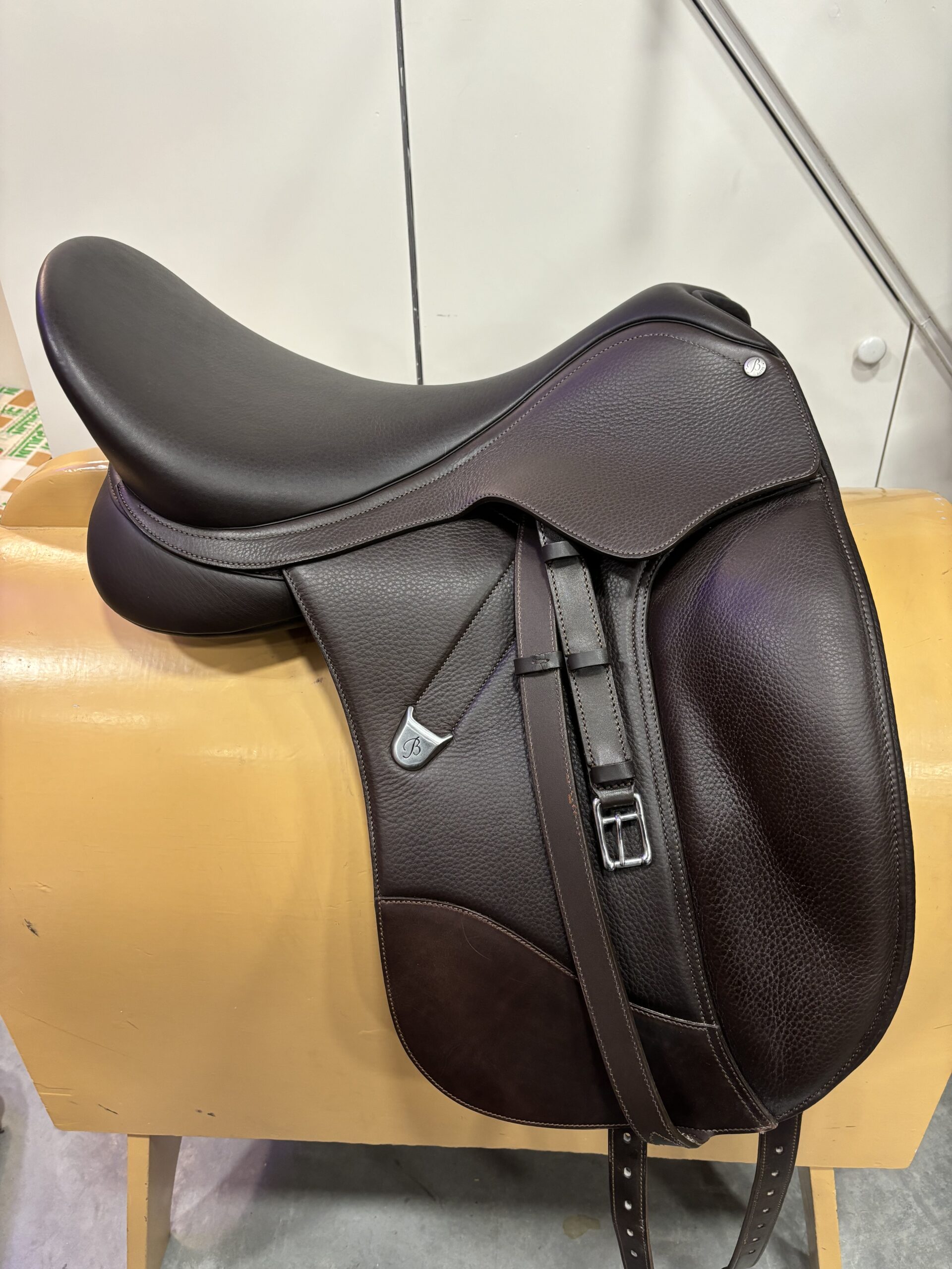 Bates Isabell Werth dressuurzadel | 18 inch - Afbeelding 2