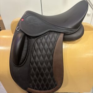 Edix Tariq dressuurzadel | 17 inch