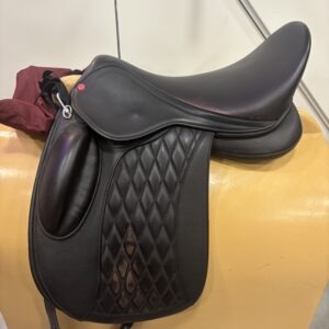 Edix Tariq dressuurzadel | 18 inch