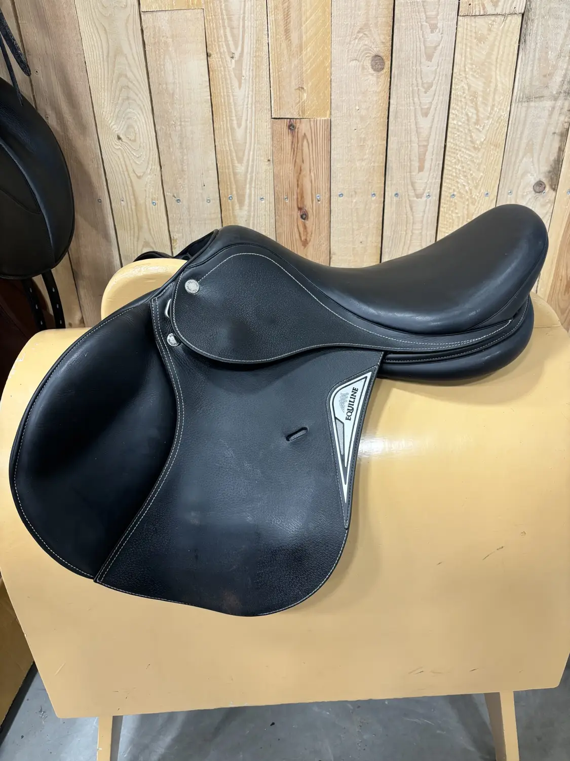 Equilline springzadel | 17 inch