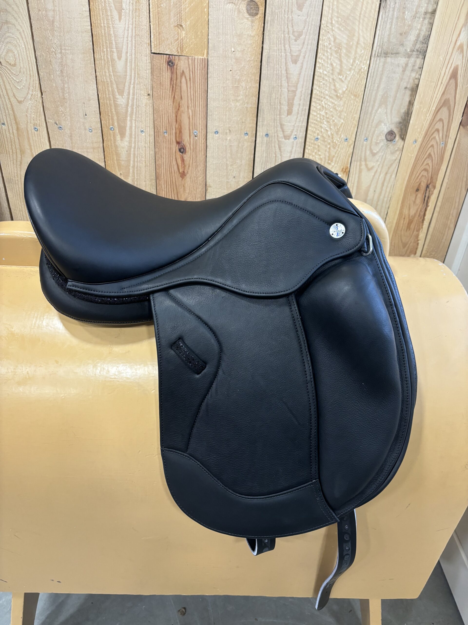 Ikonic monoblad dressuurzadel | 15.5 inch - Afbeelding 2