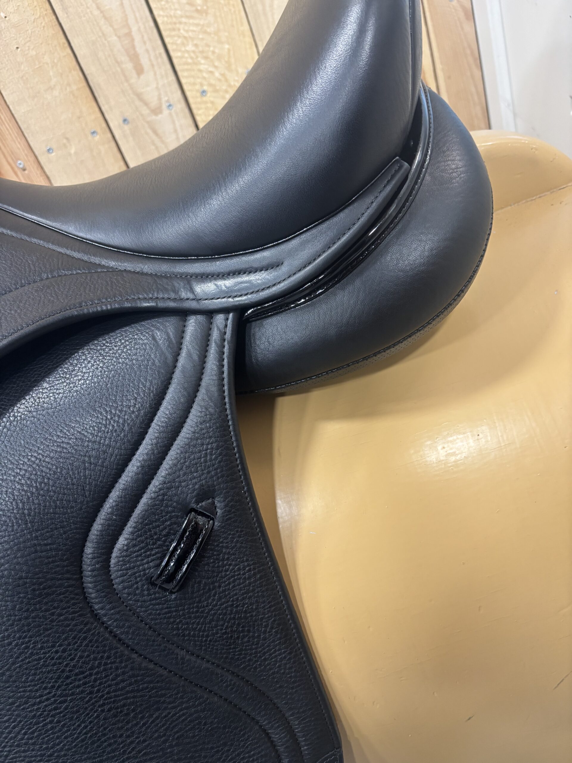 Ikonic monoblad dressuurzadel | 16.5 inch - Afbeelding 2