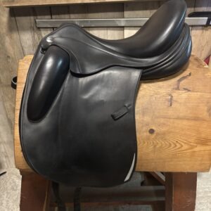 Erreplus Freestyle dressuurzadel | 17 inch