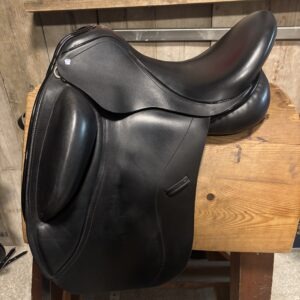 KM Platinum dressuurzadel | 17.5 inch