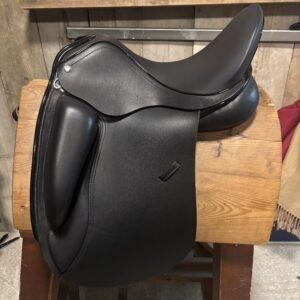 KM Custom Made dressuurzadel | 17 inch