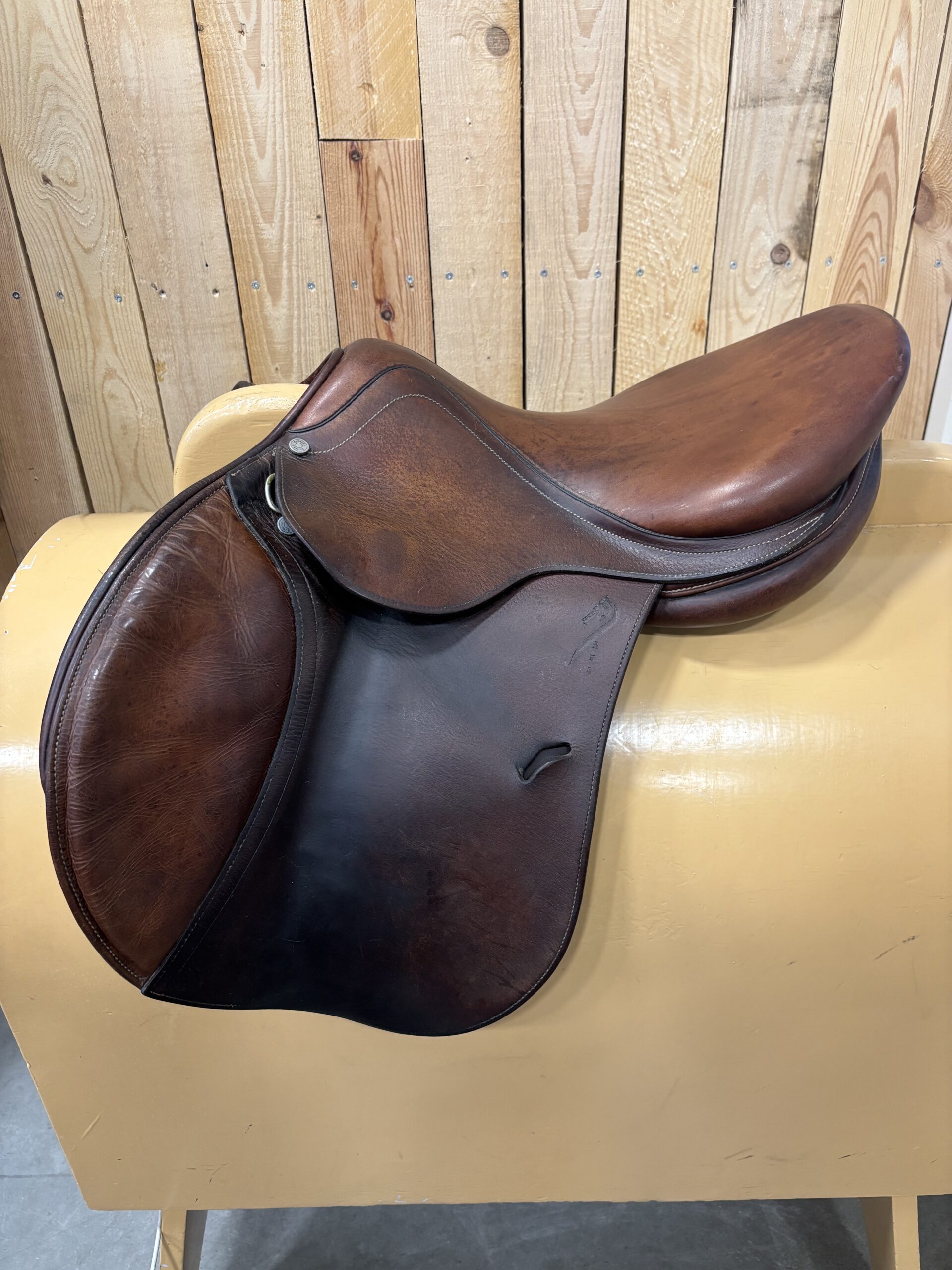 Antares springzadel | 16.5 inch