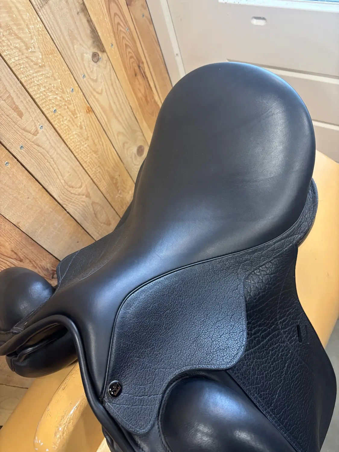 Empire Median Dressuurzadel | 17.5 inch - Afbeelding 2