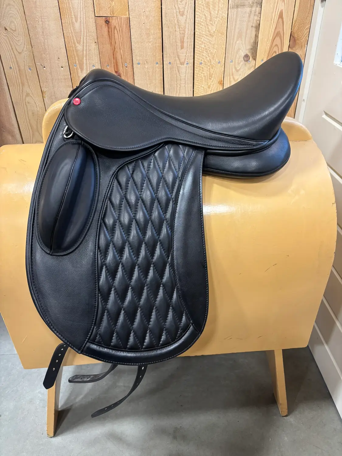Edix Tariq dressuurzadel | 18 inch